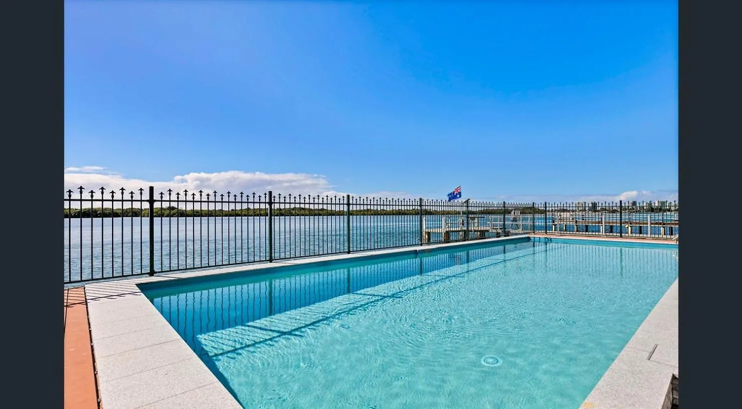 Appart hôtel Maroochydore Riverfront Apartment
