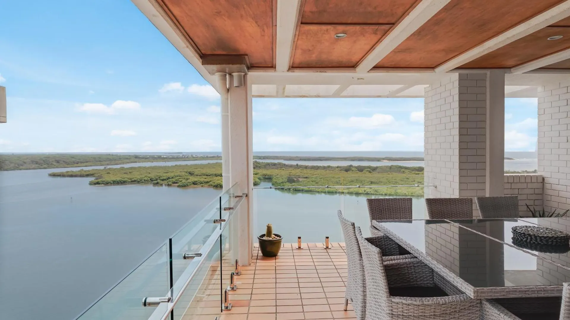 Maroochydore Riverfront Apartment Appart hôtel